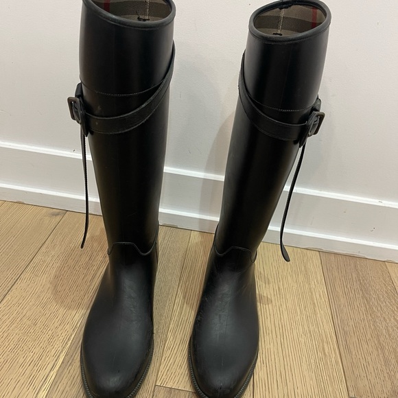 BURBERRY RAINBOOTS - Picture 7 of 10
